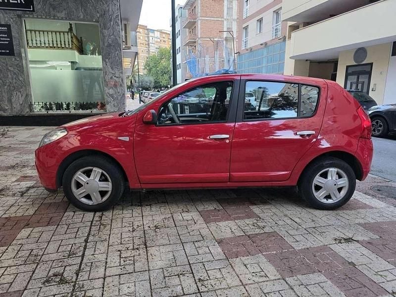 Usado Dacia Sandero Lauréate 75 CV (55 kW) 2010 Utilitario