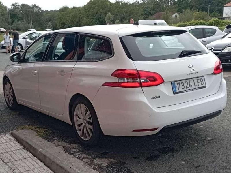 Usado Peugeot 308 Active 99 CV (72 kW) 2020 Blanco Utilitario