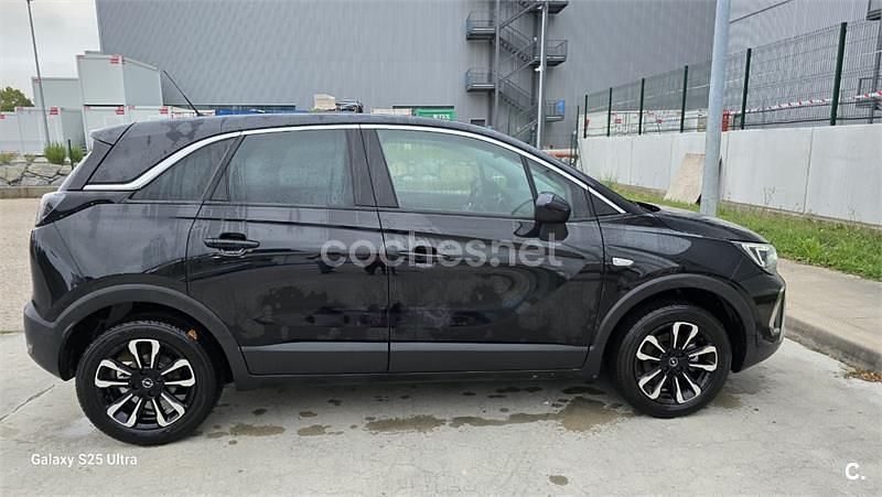 Usado Opel Crossland X Edition 110 CV (80 kW) 2024 Negro SUV