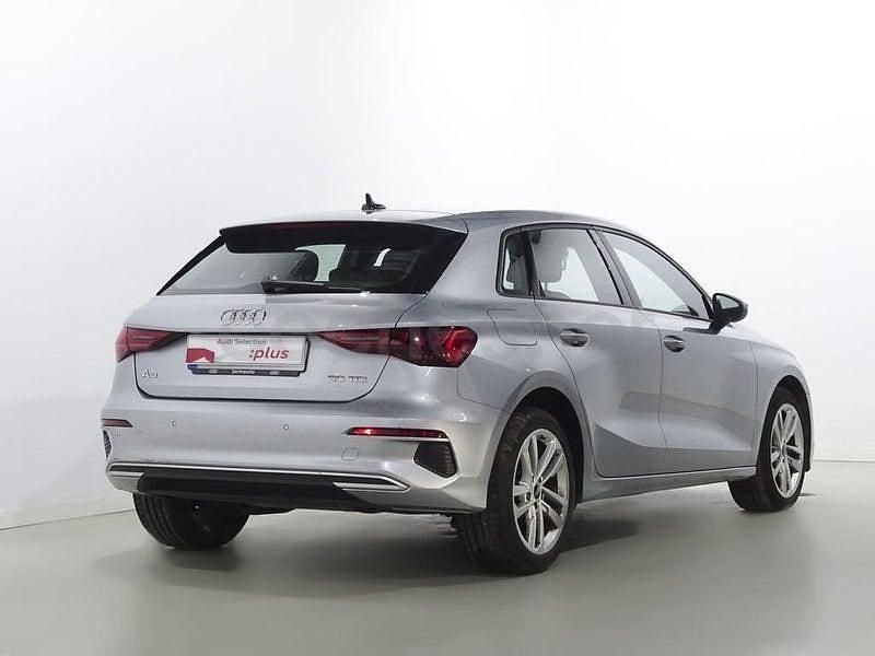 Usado Audi A3 Advanced Plus 116 CV (85 kW) 2023 Gris / plata Berlina