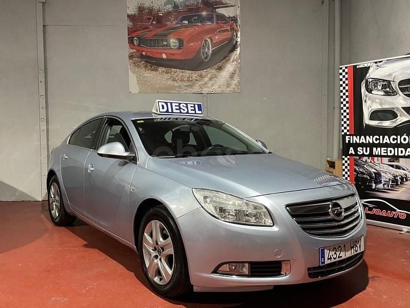 Usado Opel Insignia Selective 130 CV (95 kW) 2013 Gris / plata Berlina