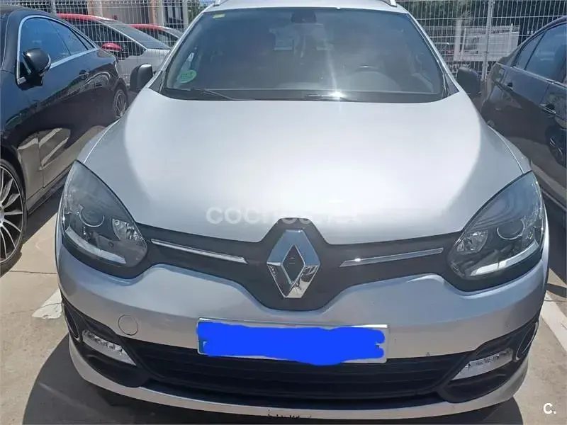 Usado Renault Mégane GrandTour LIMITED 115 CV (84 kW) 2015 Gris / plata Familiar