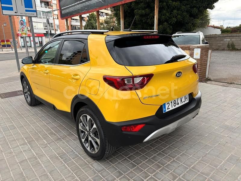 Usado Kia Stonic 136 CV (100 kW) 2018 Amarillo SUV