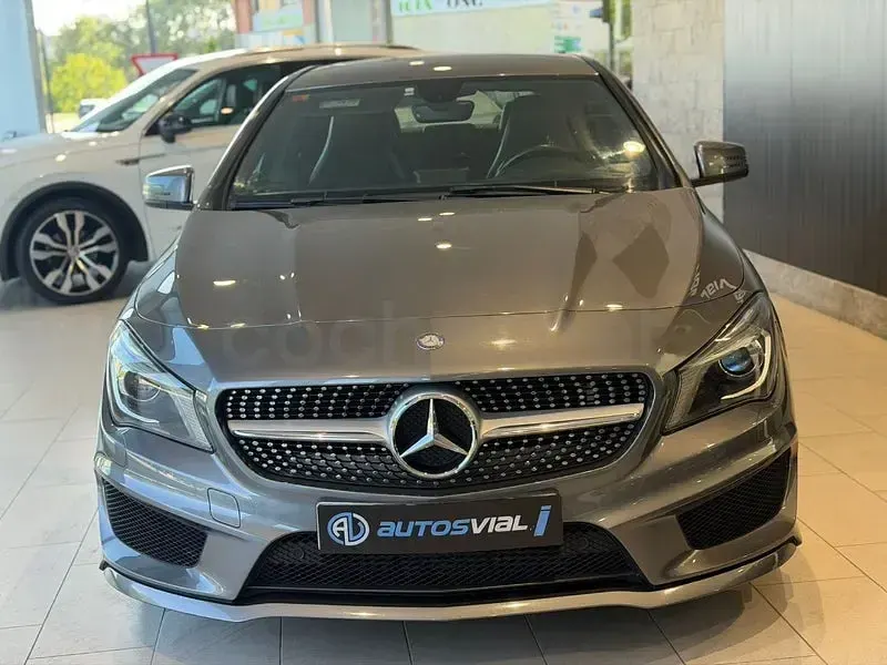 Usado Mercedes CLA200 AMG line 136 CV (100 kW) 2014 Gris / plata Coupe