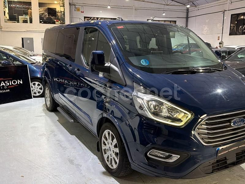 Azul Usado 2022 Ford Tourneo Titanium Monovolumen | 25.990 € (Un poco caro) - Imagen 1/4