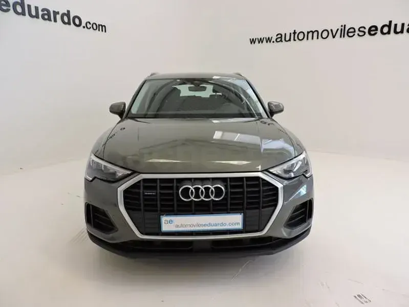 Usado Audi Q3 Business 200 CV (147 kW) 2021 Gris / plata SUV