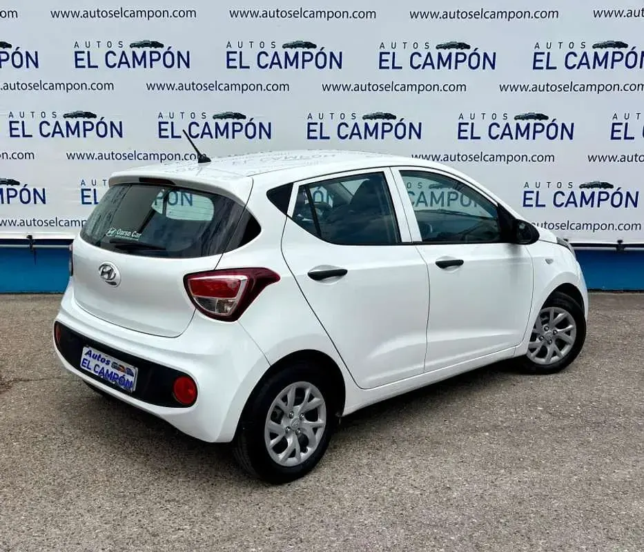 Usado Hyundai i10 67 CV (49 kW) 2017 Blanco Utilitario