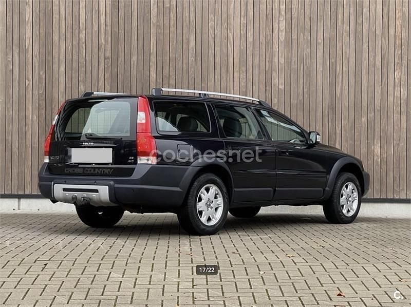 Usado Volvo XC70 Momentum 185 CV (136 kW) 2006 Negro Familiar