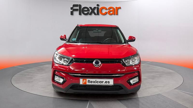 Usado Ssangyong (KGM) Tivoli Limited 129 CV (94 kW) 2017 Rojo SUV