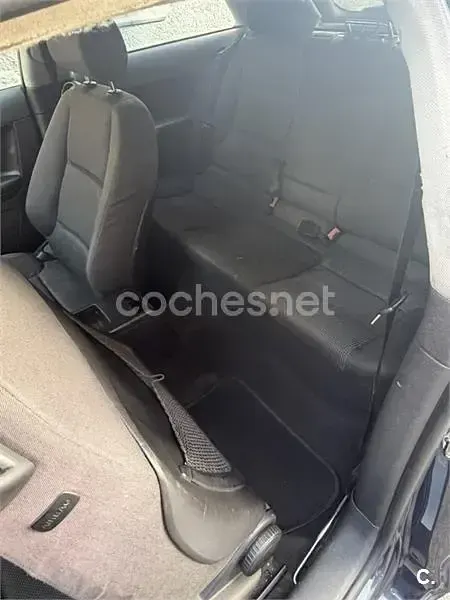 Usado Audi A3 Ambiente 115 CV (84 kW) 2004 Negro Utilitario