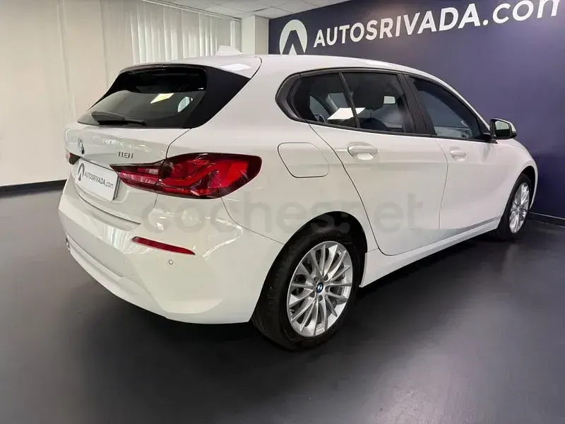 Usado BMW 118 Comfort Edition 136 CV (100 kW) 2022 Blanco Berlina