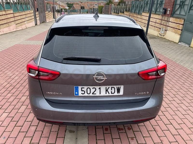 Usado Opel Insignia Selective 136 CV (100 kW) 2018 Gris / plata Familiar