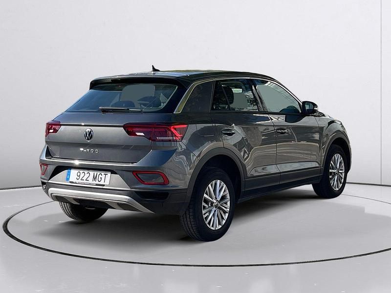 Usado VW T-Roc 111 CV (81 kW) 2023 Gris SUV