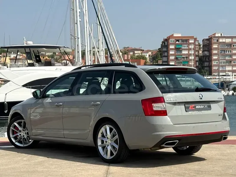 Usado Skoda Octavia RS 184 CV (135 kW) 2015 Gris / plata Familiar