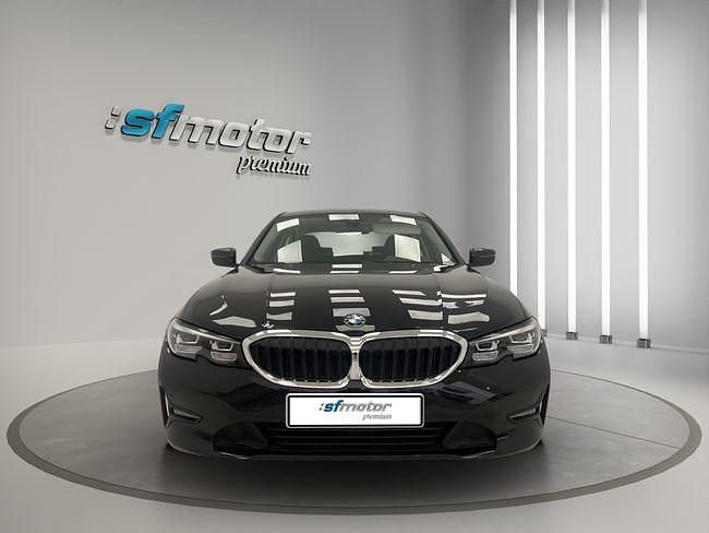 Usado BMW 318 Comfort Edition 150 CV (110 kW) 2022 Negro Berlina