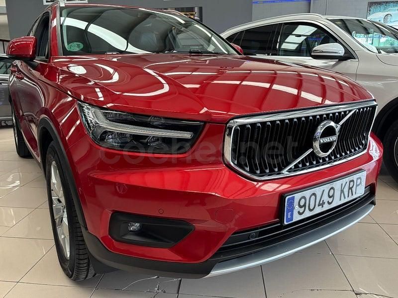 Usado Volvo XC40 Momentum 190 CV (139 kW) 2019 Granate SUV