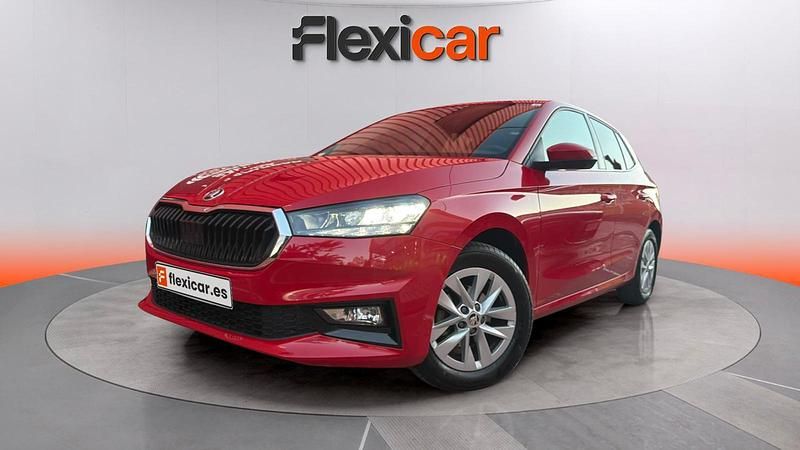 Usado Skoda Fabia Selection 95 CV (69 kW) 2024 Rojo Utilitario