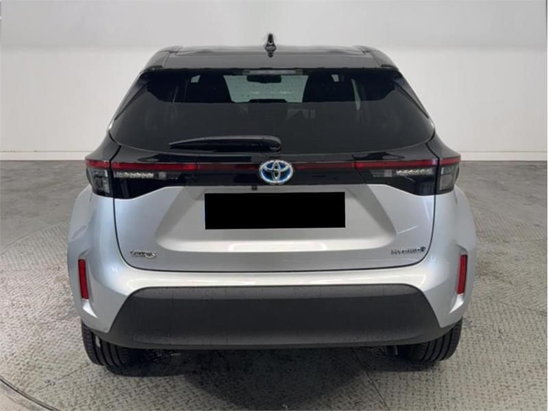 Usado Toyota Yaris Cross Style 116 CV (85 kW) 2022 Gris / plata SUV