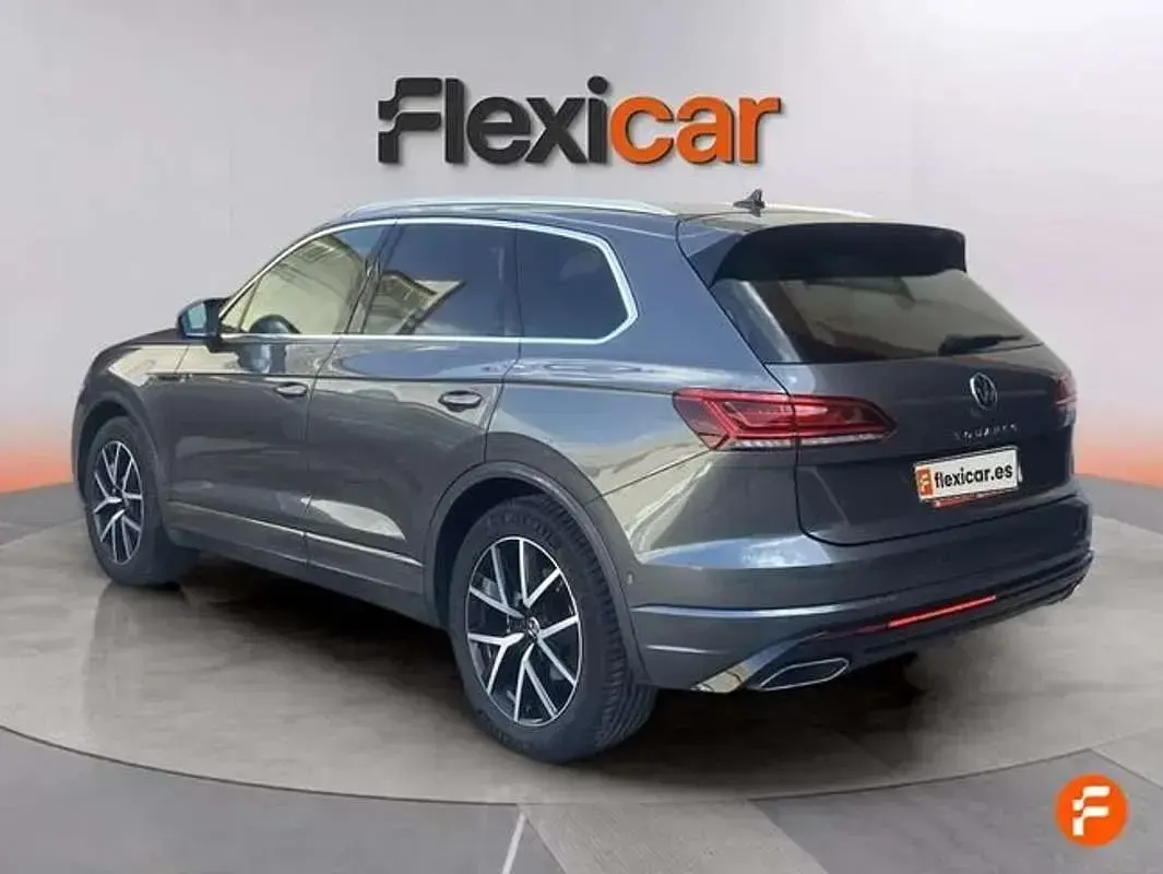 Usado VW Touareg 286 CV (210 kW) 2022 Gris SUV