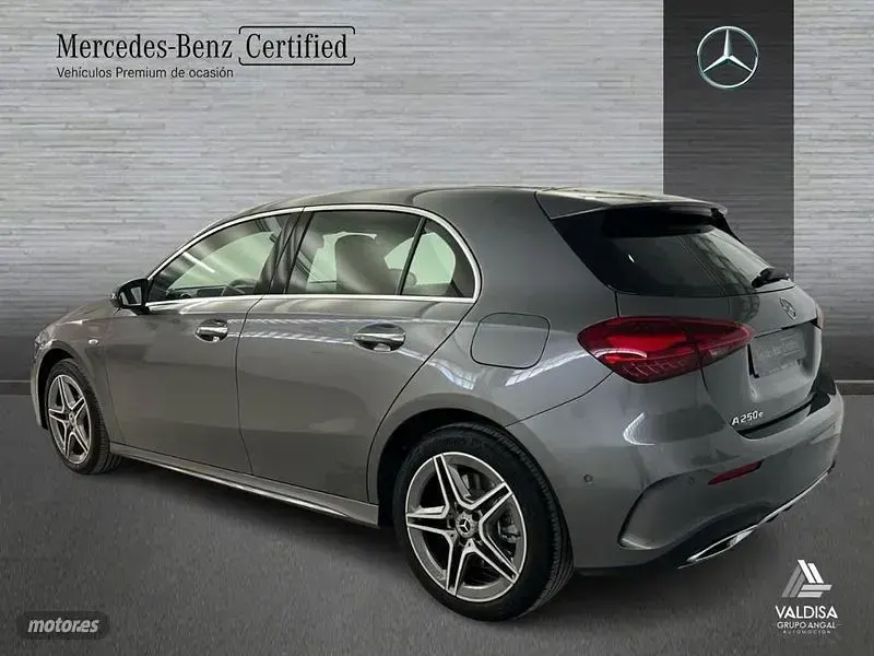 Usado Mercedes A250 163 CV (119 kW) 2025 Gris