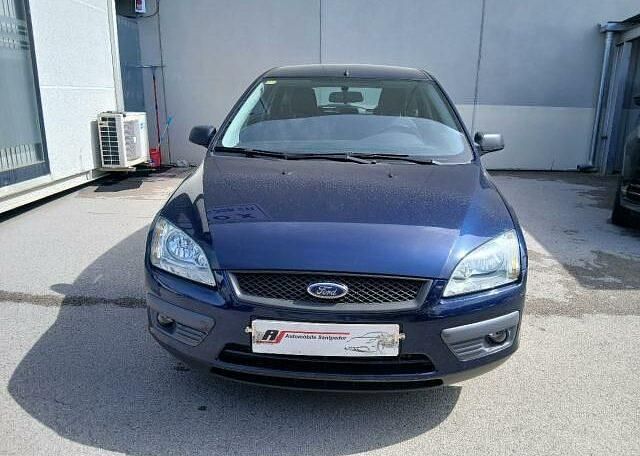 Usado Ford Focus Trend 109 CV (80 kW) 2005 Azul Utilitario