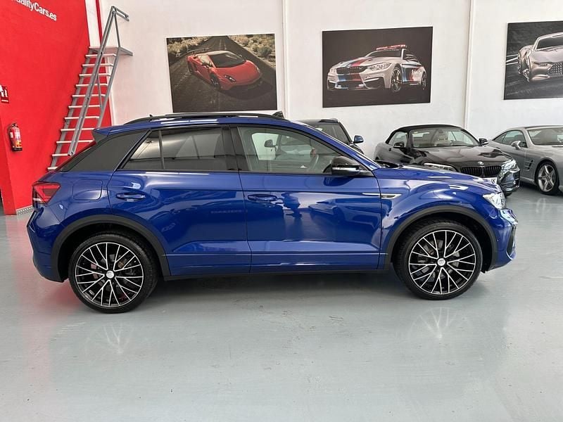 Azul Usado 2024 VW T-Roc R-line SUV | 36.900 € - Imagen 1/4