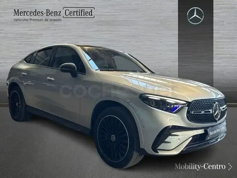 Usado Mercedes GLC300e 333 CV (244 kW) 2025 Gris / plata Coupe