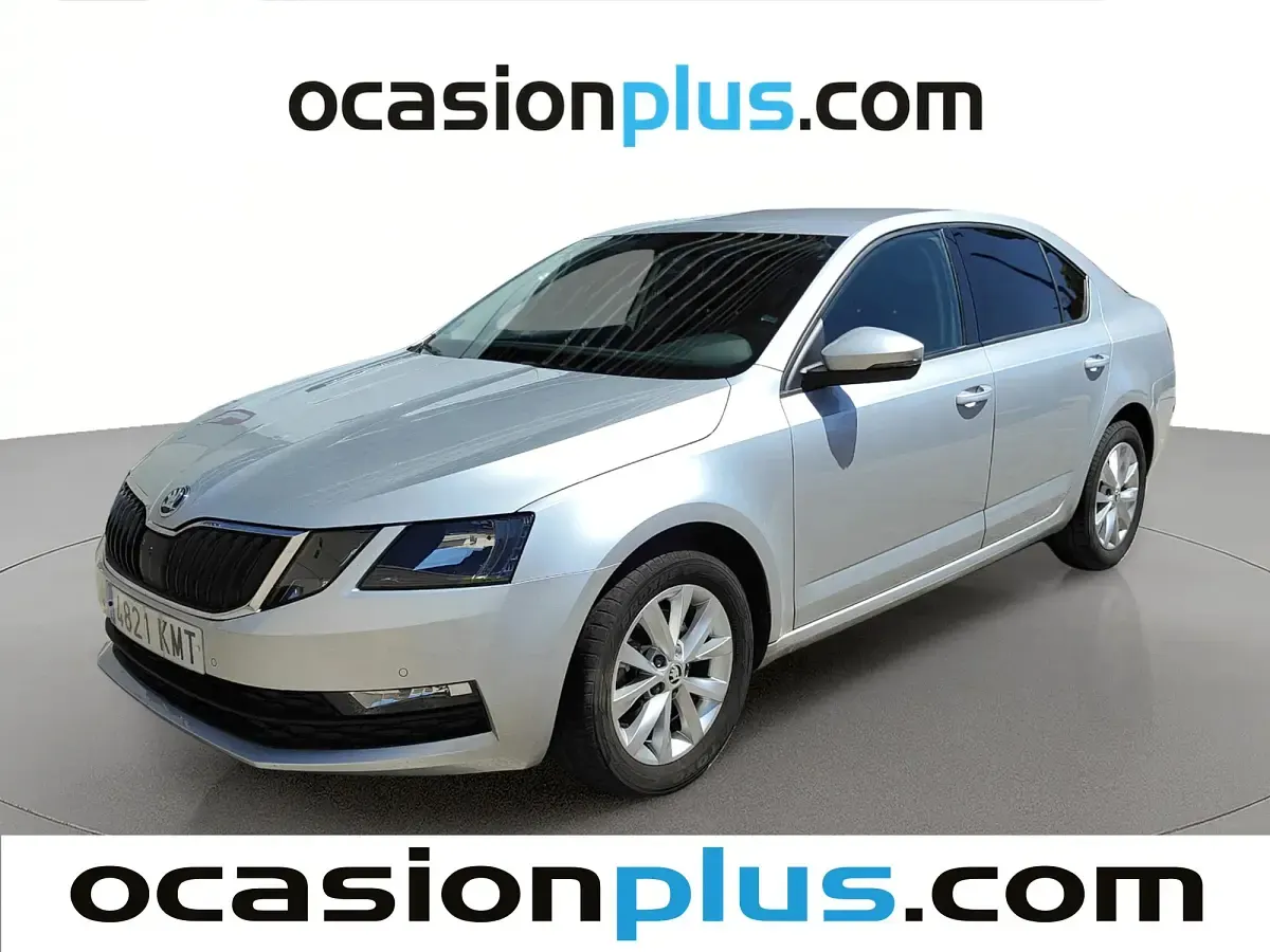 Usado Skoda Octavia Ambition 110 CV (80 kW) 2018 Gris plata Berlina