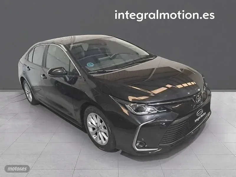 Usado Toyota Corolla Active 125 CV (91 kW) 2023 Negro Berlina