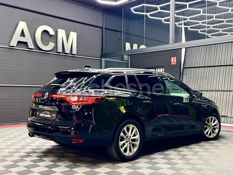 Usado Renault Mégane GrandTour Zen 130 CV (95 kW) 2018 Negro Familiar