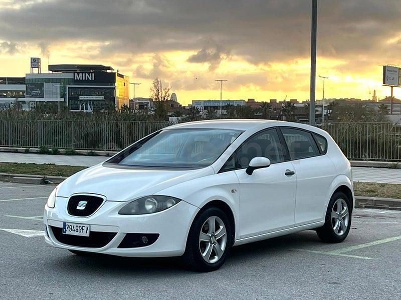 Usado Seat Leon Sport 105 CV (77 kW) 2008 Blanco Utilitario