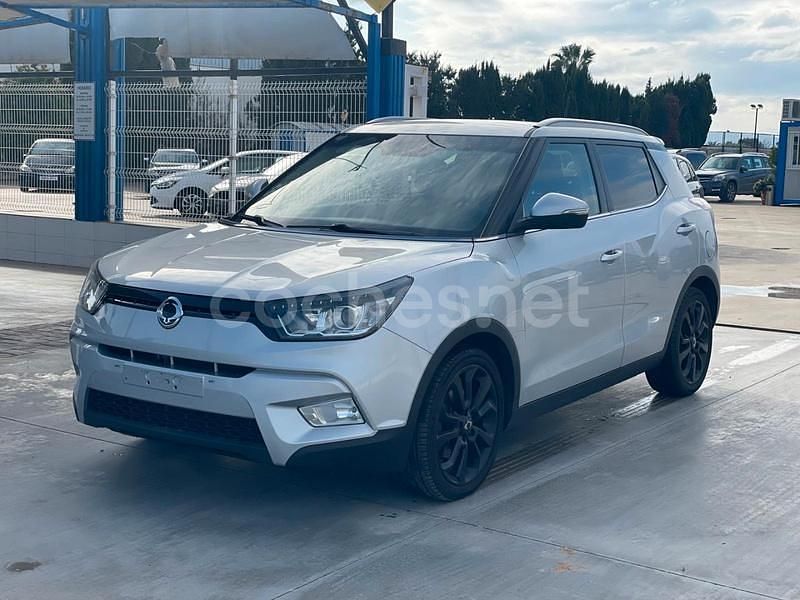 Gris / plata Usado 2017 Ssangyong (KGM) Tivoli Limited SUV | 13.500 € (Un poco caro) - Imagen 1/4