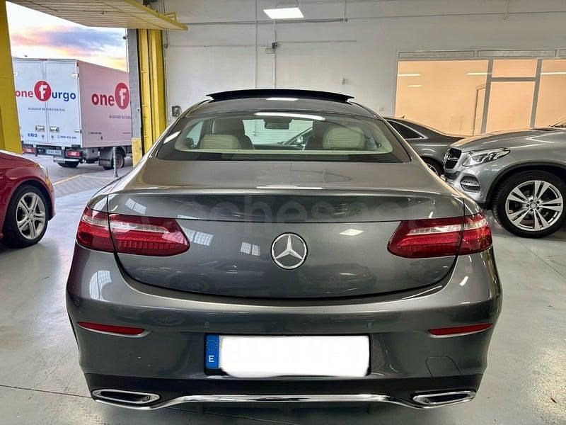 Usado Mercedes E220 194 CV (142 kW) 2018 Gris / plata Coupe