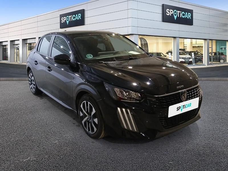 Usado Peugeot 208 Active 100 CV (73 kW) 2024 Negro Utilitario