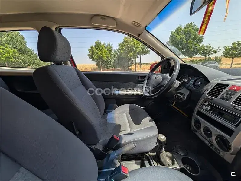 Usado Hyundai Getz GLS 105 CV (77 kW) 2005 Rojo Utilitario