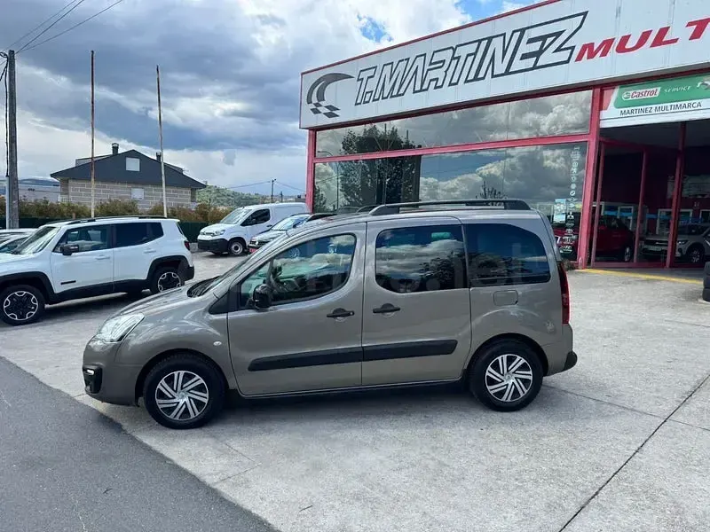 Usado Citroën Berlingo XTR 120 CV (88 kW) 2016 Beige Monovolumen