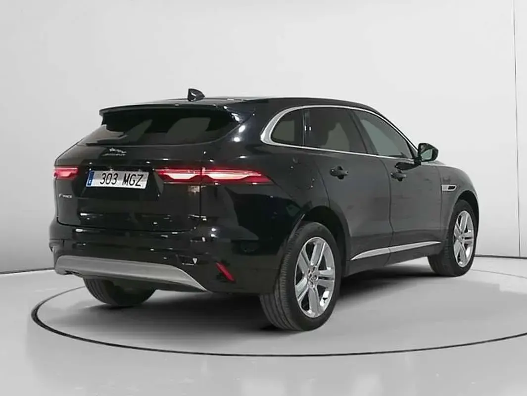 Usado Jaguar F-Pace SE 204 CV (150 kW) 2023 Negro SUV