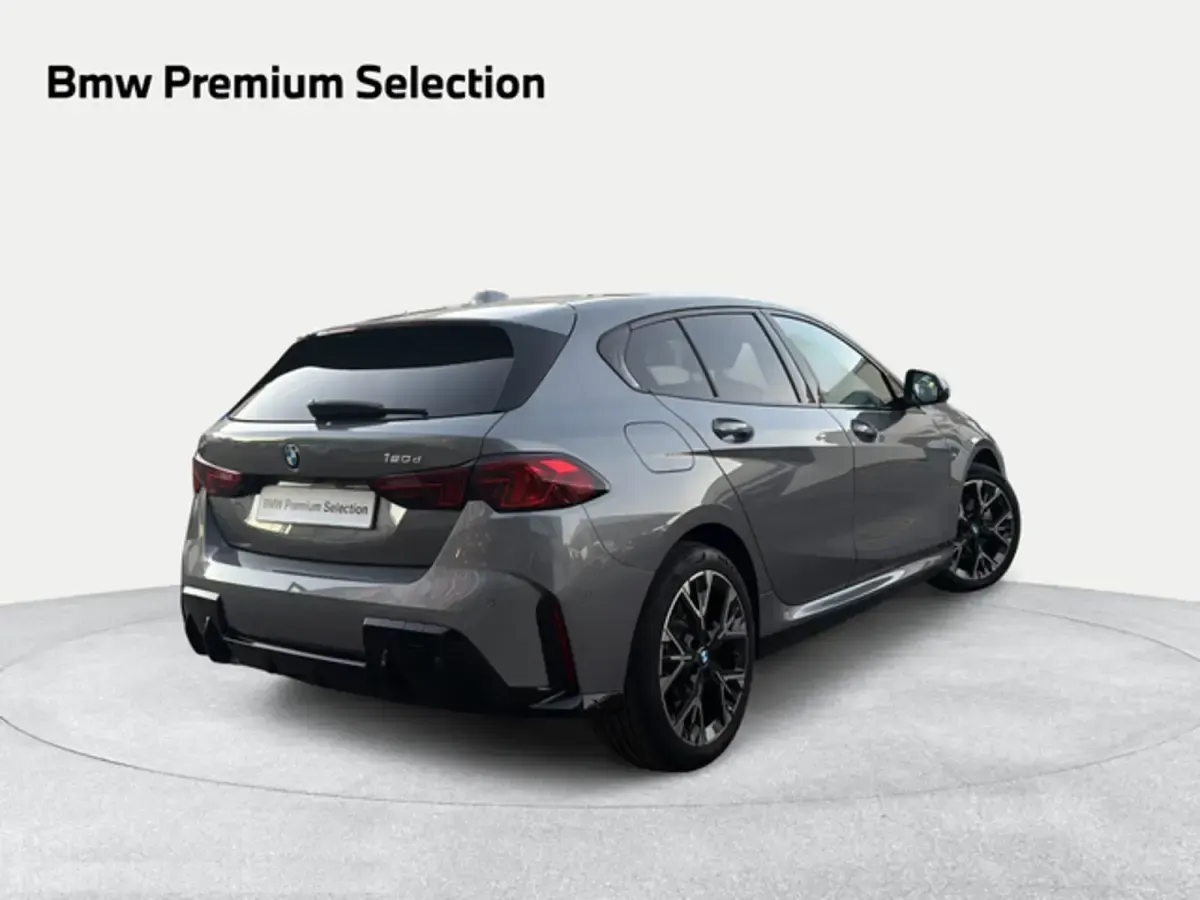 Usado BMW 118 Comfort Edition 150 CV (110 kW) 2025 Gris Utilitario
