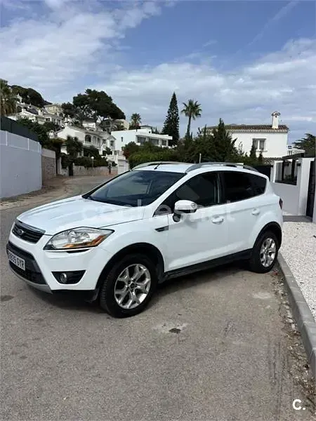 Usado Ford Kuga Trend 140 HP (102 kW) 2010 Branco SUV