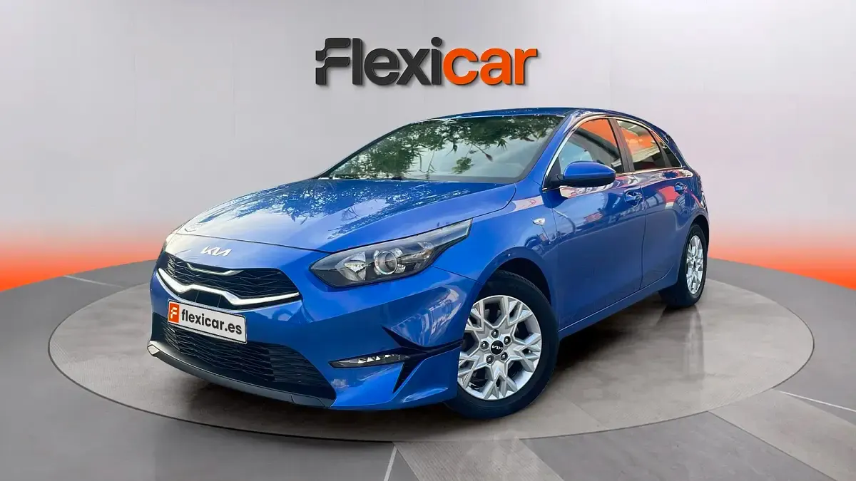 Usado Kia Ceed 101 CV (74 kW) 2022 Azul Utilitario