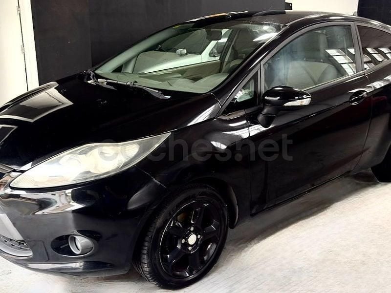 Usado Ford Fiesta Trend 68 CV (50 kW) 2009 Negro Utilitario