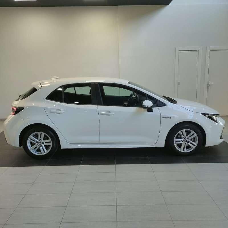 Usado Toyota Corolla Business Edition 122 CV (89 kW) 2021 Blanco Utilitario