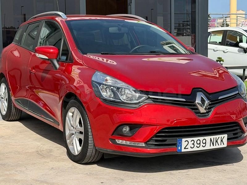Usado Renault Clio GrandTour LIMITED 90 CV (66 kW) 2019 Rojo Familiar