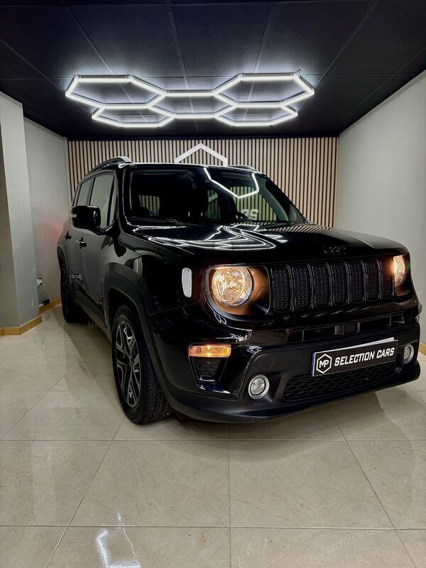 Negro Usado 2022 Jeep Renegade Night Eagle SUV | 25.990 € - Imagen 1/4