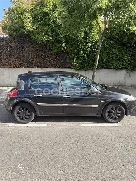 Usado Renault Mégane Dynamique 115 CV (84 kW) 2006 Negro Berlina