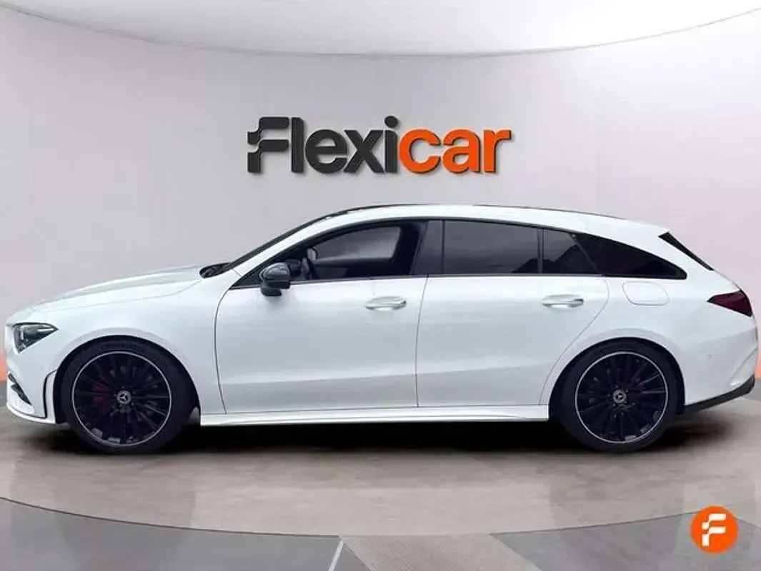 Usado Mercedes CLA200 Shooting Brake 163 CV (119 kW) 2020 Blanco Familiar