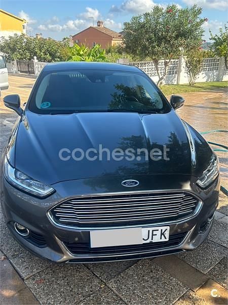 Usado Ford Mondeo Titanium 150 CV (110 kW) 2015 Gris / plata Berlina