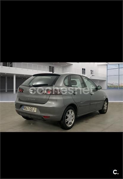 Usado Seat Ibiza Reference 80 CV (58 kW) 2008 Gris / plata Berlina