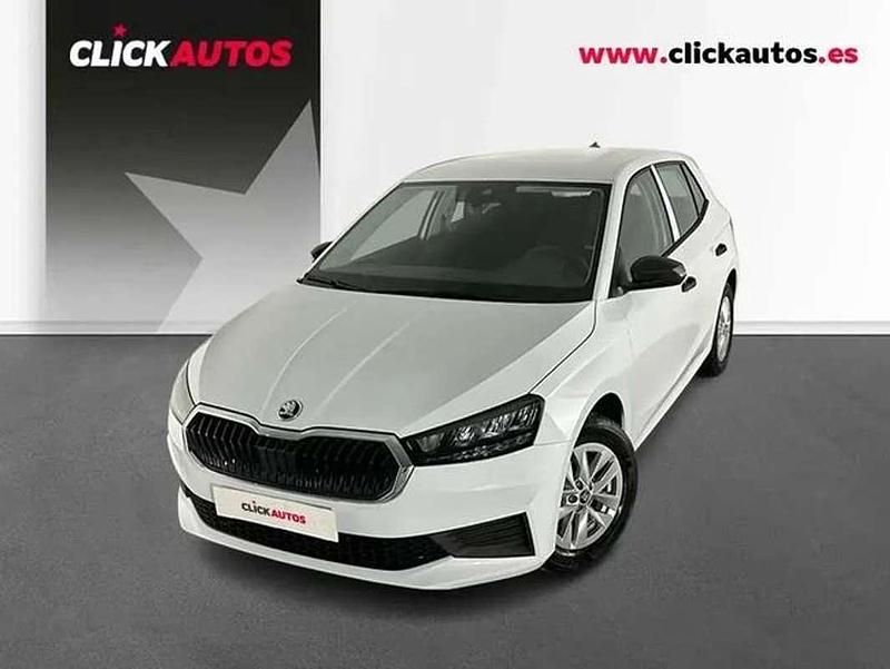 Usado Skoda Fabia Essence 80 CV (58 kW) 2025 Blanco Utilitario
