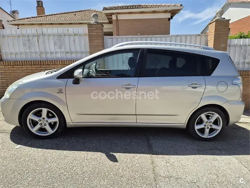 Käytetty Toyota Corolla Verso Sport 177 HP (130 kW) 2006 Peessi Tila-auto